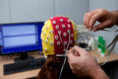 You are currently viewing أجهزة تخطيط أمواج الدماغ (EEG)